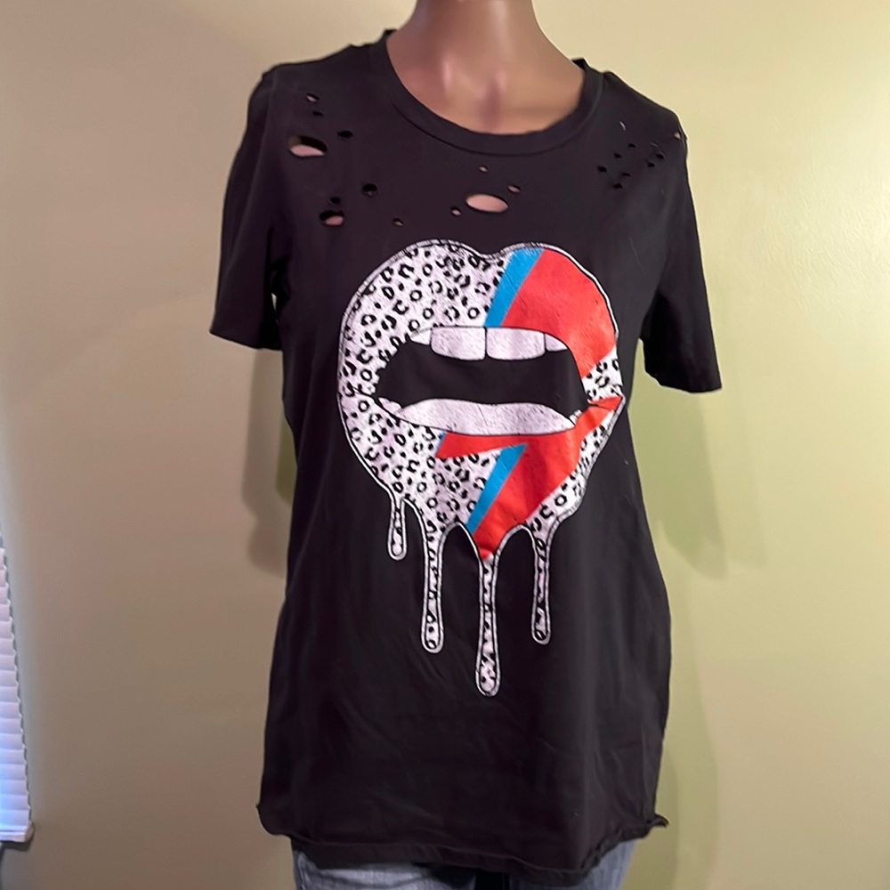 Oversized Lips Tee